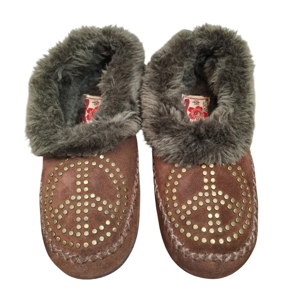 Lucky Brand Girls Brown Faux Fur Peace Sign Studded Moccasin Slippers Kids 1.5-2